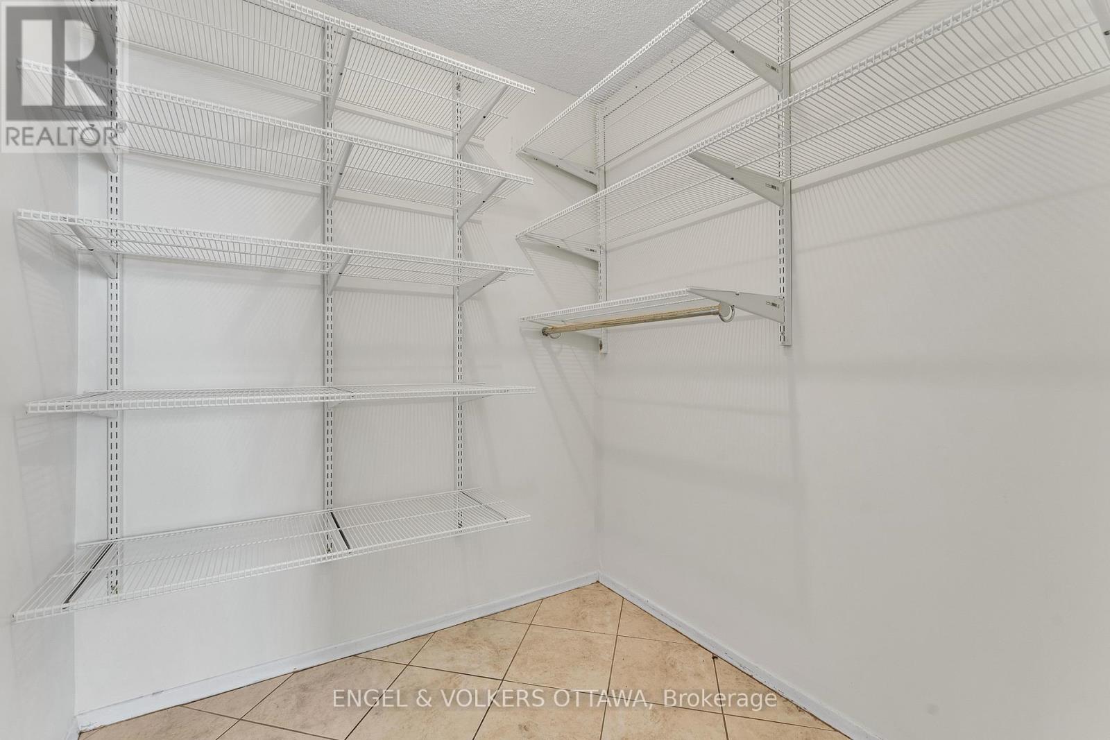 2002 - 665 Bathgate Drive, Ottawa, Ontario  K1K 3Y4 - Photo 16 - X12891018