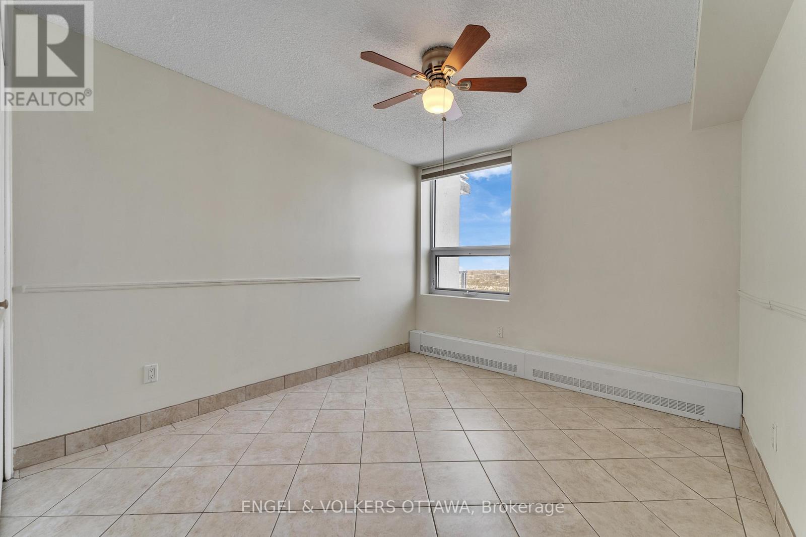 2002 - 665 Bathgate Drive, Ottawa, Ontario  K1K 3Y4 - Photo 17 - X12891018