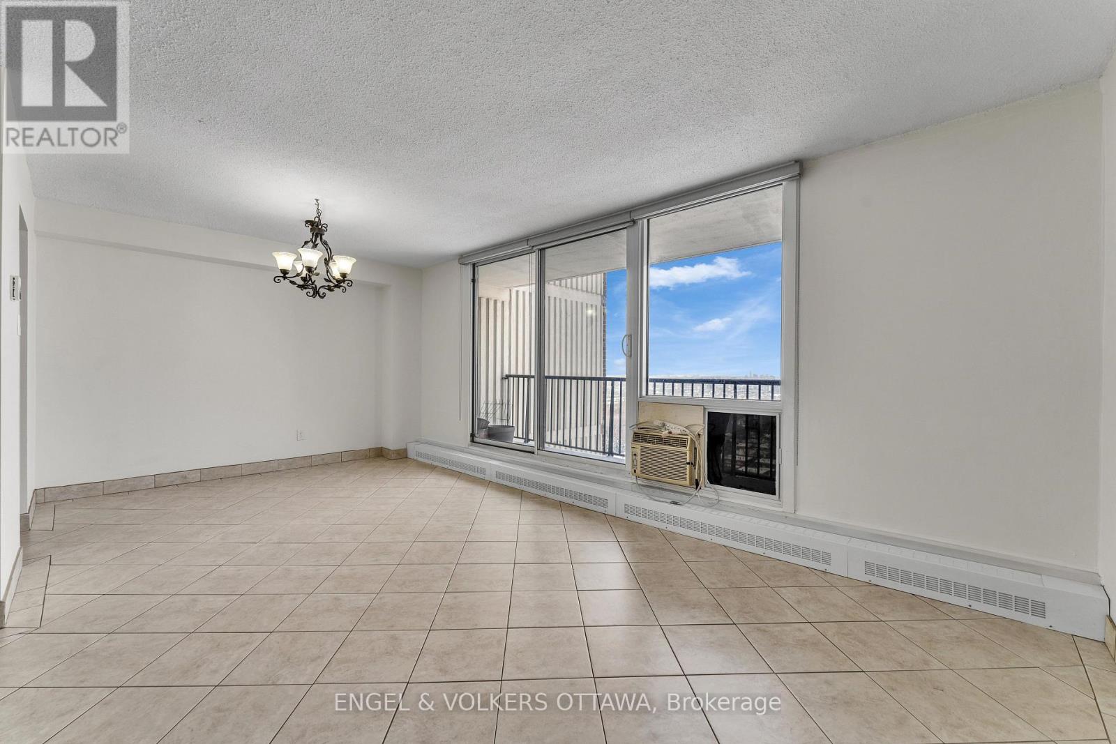 2002 - 665 Bathgate Drive, Ottawa, Ontario  K1K 3Y4 - Photo 5 - X12891018