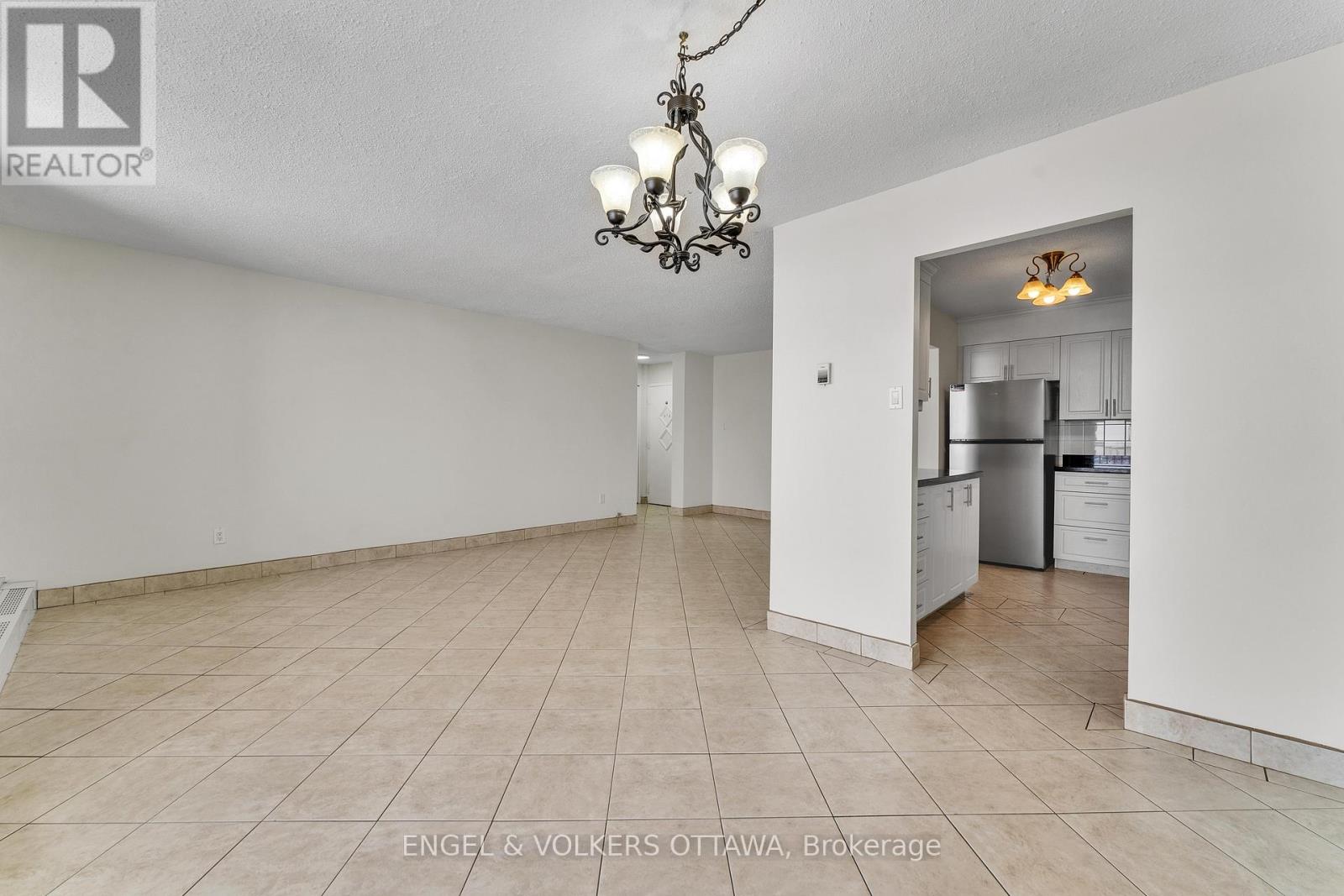 2002 - 665 Bathgate Drive, Ottawa, Ontario  K1K 3Y4 - Photo 8 - X12891018