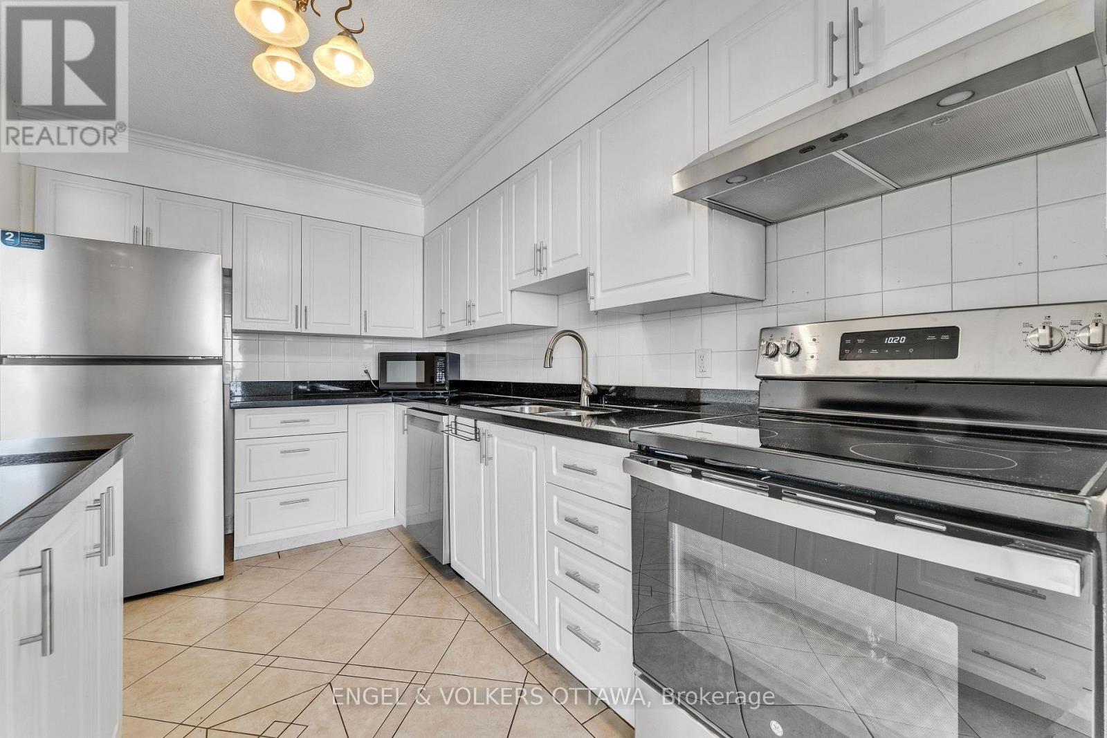 2002 - 665 Bathgate Drive, Ottawa, Ontario  K1K 3Y4 - Photo 9 - X12891018