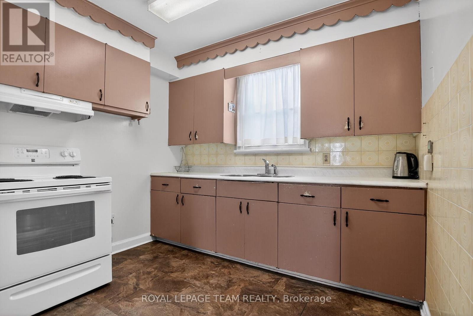 36 Rita Avenue, Ottawa, Ontario  K2G 2G6 - Photo 12 - X12891038