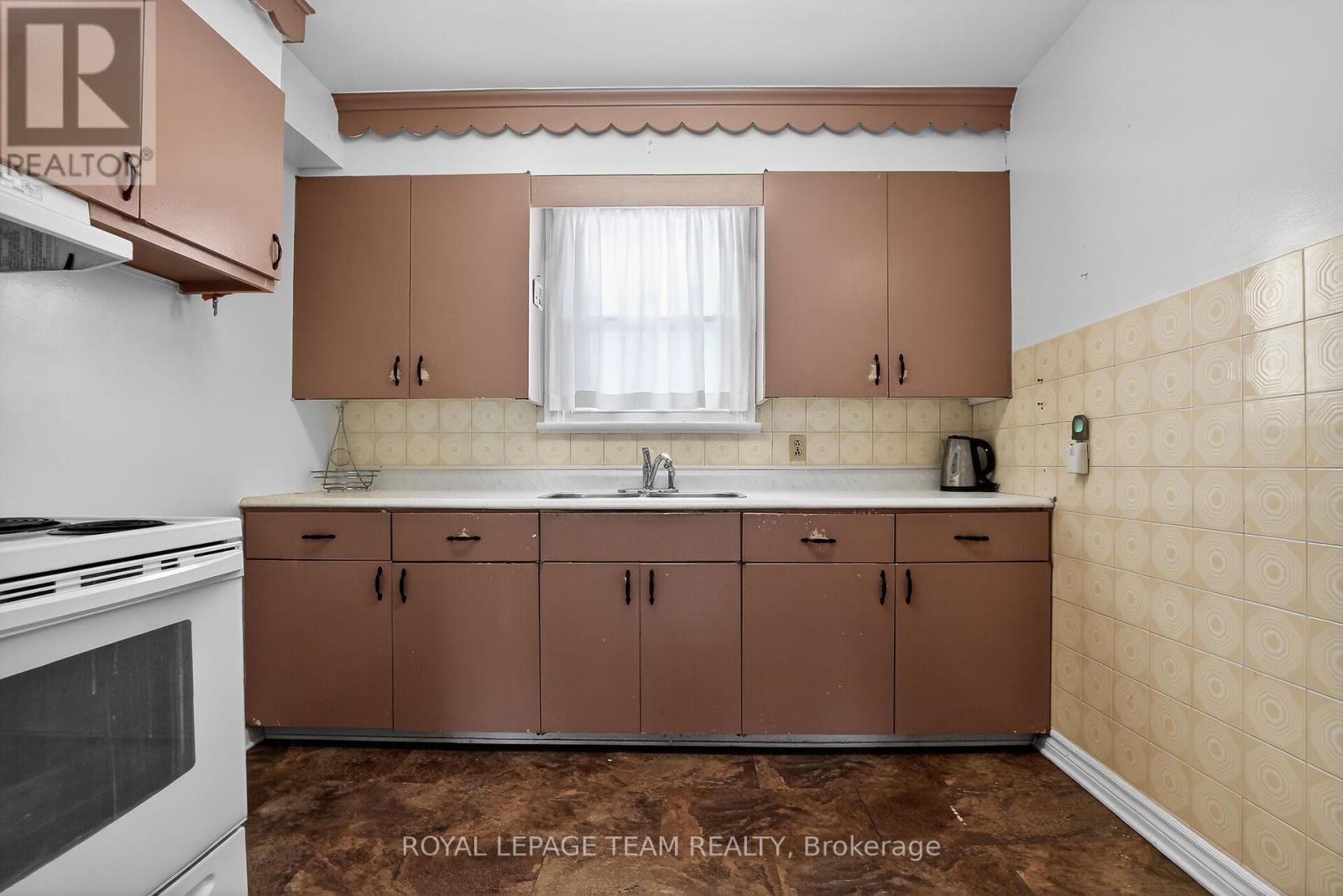 36 Rita Avenue, Ottawa, Ontario  K2G 2G6 - Photo 13 - X12891038