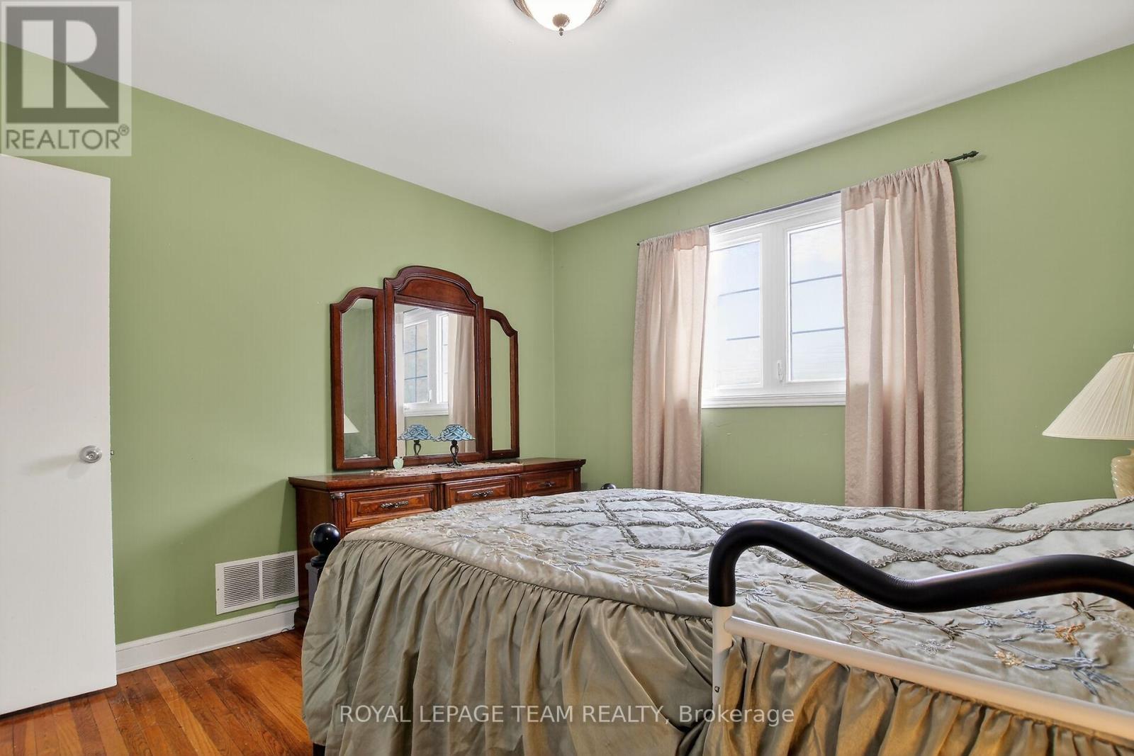 36 Rita Avenue, Ottawa, Ontario  K2G 2G6 - Photo 17 - X12891038