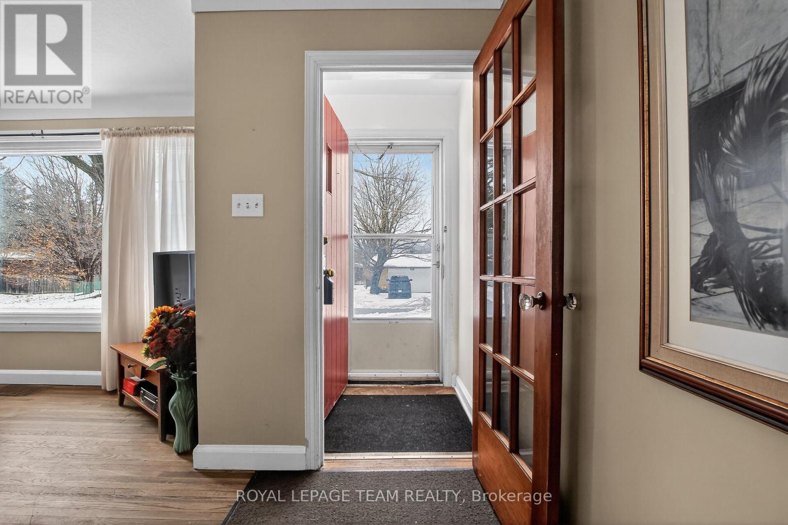 36 Rita Avenue, Ottawa, Ontario  K2G 2G6 - Photo 4 - X12891038