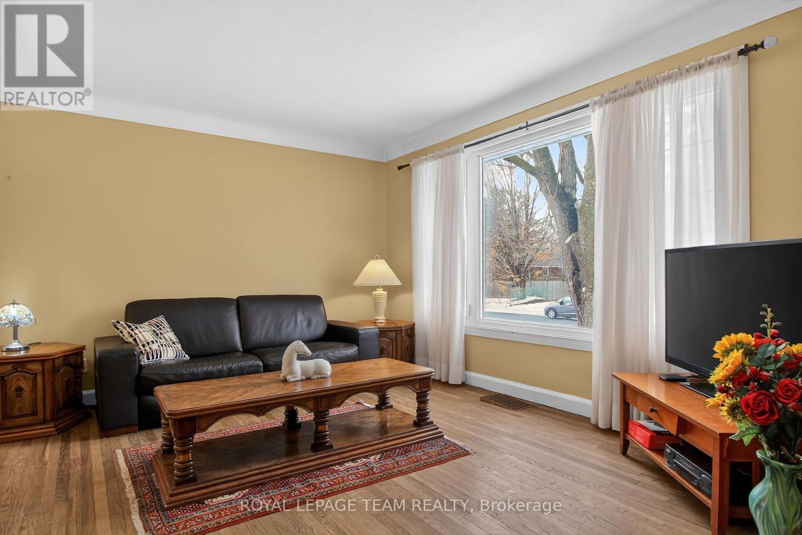 36 Rita Avenue, Ottawa, Ontario  K2G 2G6 - Photo 6 - X12891038