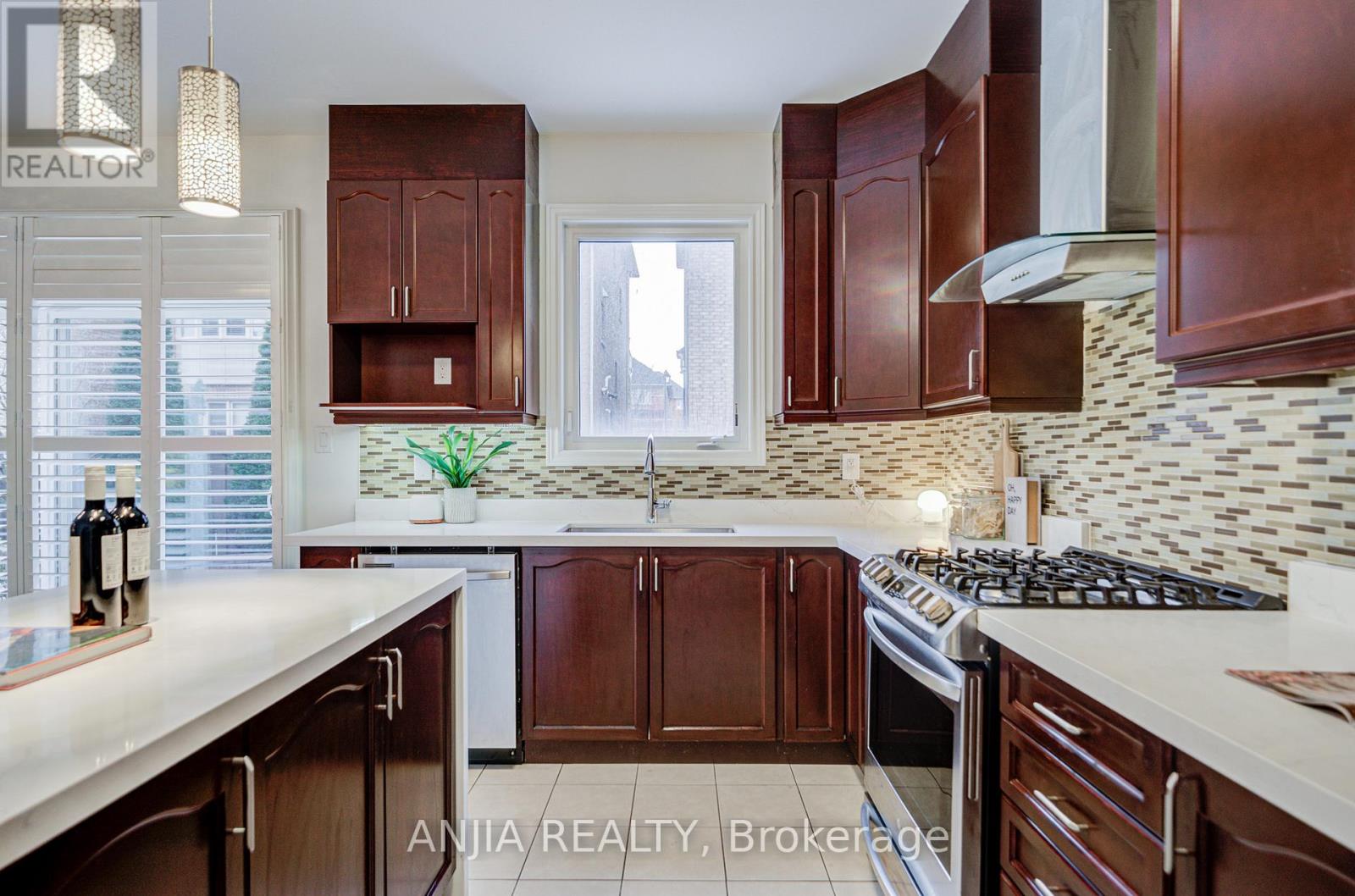 74 Hammersly Boulevard, Markham, Ontario  L6E 0L1 - Photo 21 - N12890820