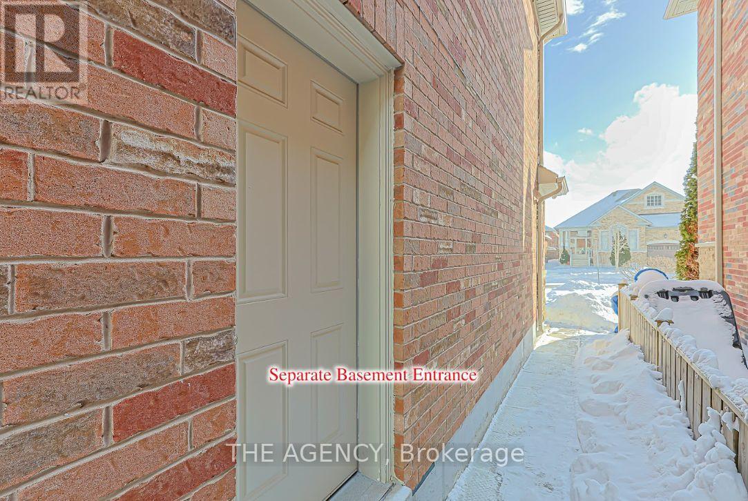 48 Tonner Crescent, Aurora, Ontario  L4G 0G6 - Photo 38 - N12890922