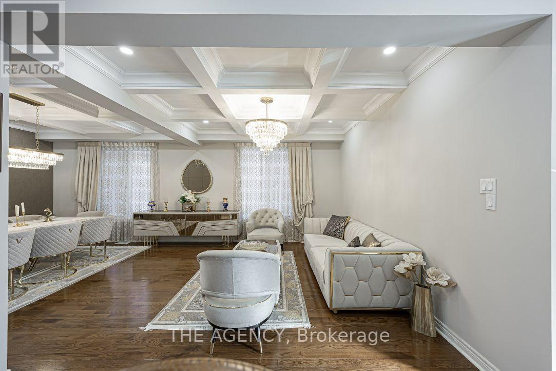 48 Tonner Crescent, Aurora, Ontario  L4G 0G6 - Photo 6 - N12890922