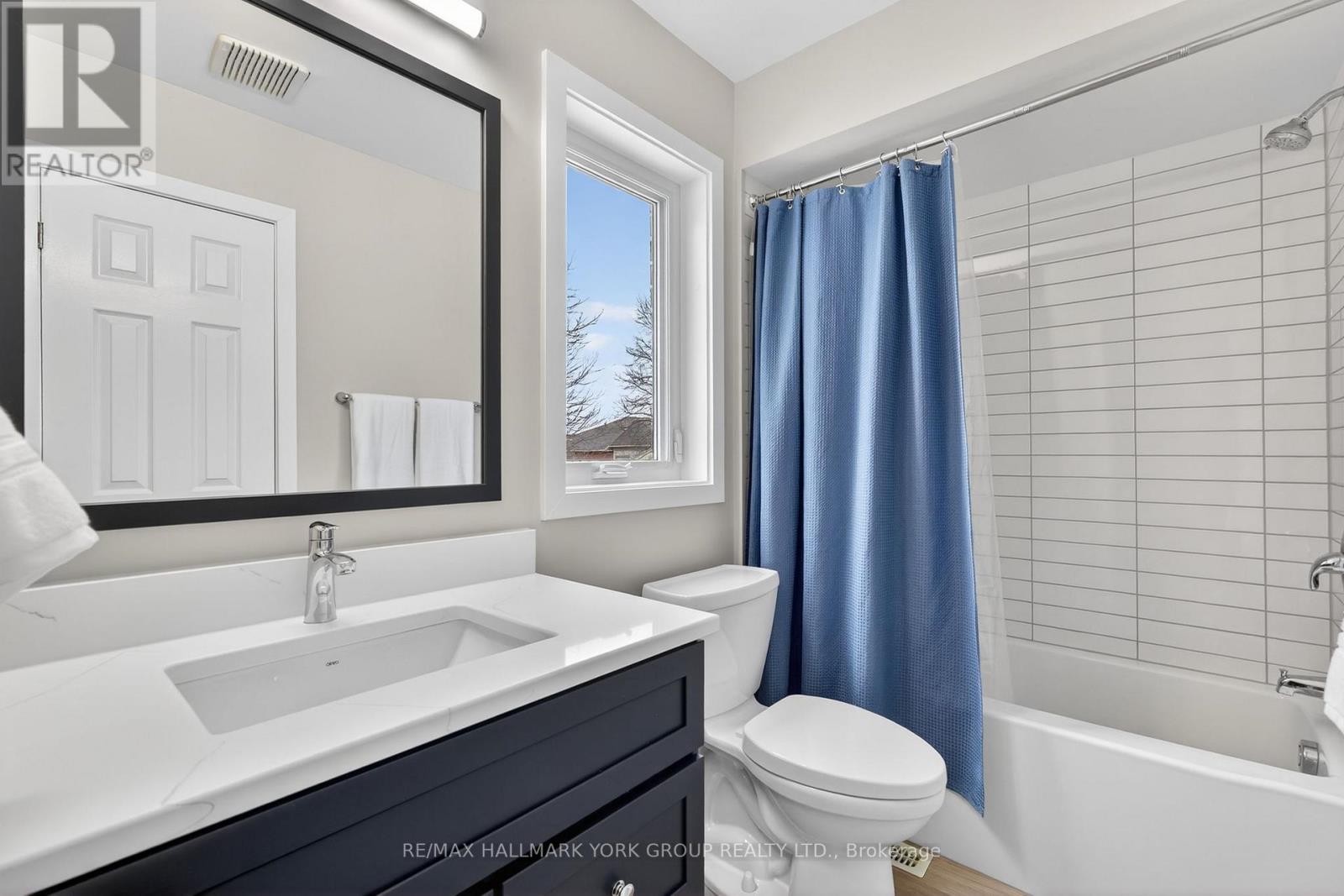 890 Caribou Valley Circle, Newmarket, Ontario  L3X 1X1 - Photo 8 - N12891052