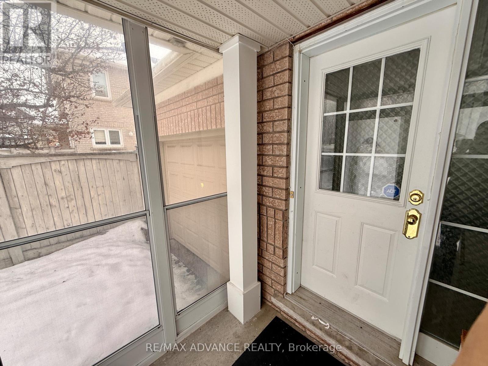 69 Aries Crescent, Markham, Ontario  L6C 2B7 - Photo 3 - N12891068