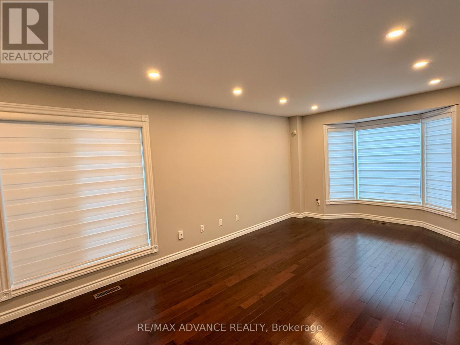 69 Aries Crescent, Markham, Ontario  L6C 2B7 - Photo 5 - N12891068