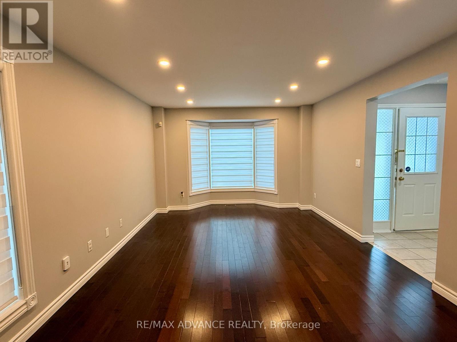 69 Aries Crescent, Markham, Ontario  L6C 2B7 - Photo 7 - N12891068