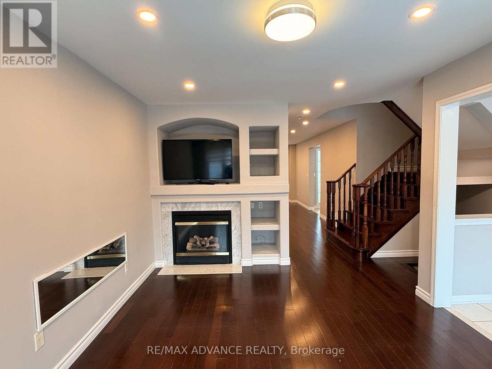 69 Aries Crescent, Markham, Ontario  L6C 2B7 - Photo 9 - N12891068