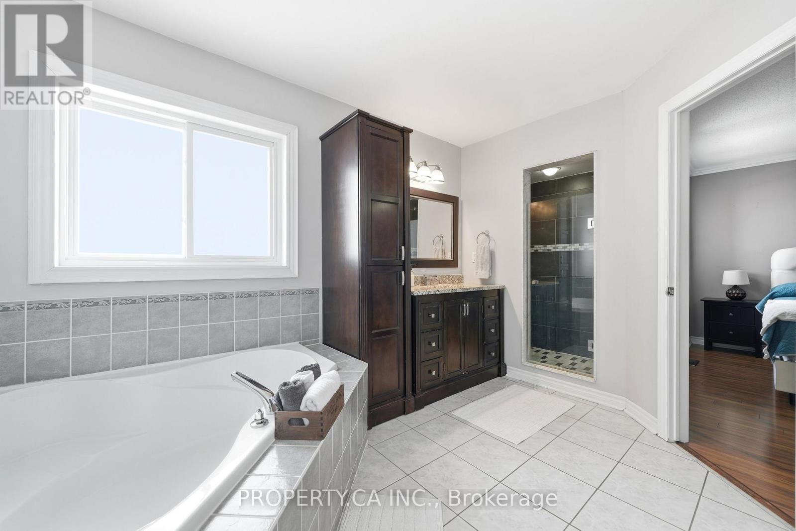 72 Beaverbrook Crescent, Vaughan, Ontario  L6A 3T3 - Photo 18 - N12891074