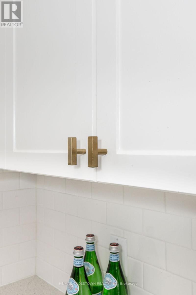 8 Brownley Lane, Essa (Angus), Ontario  L0M 1B0 - Photo 10 - N12891080