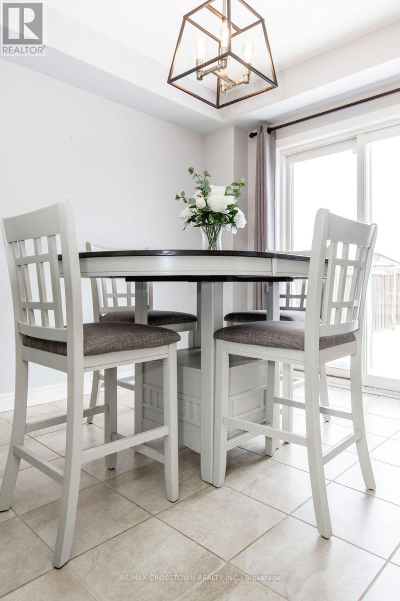 8 Brownley Lane, Essa (Angus), Ontario  L0M 1B0 - Photo 14 - N12891080