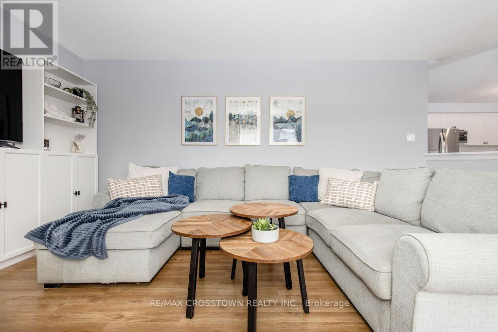 8 Brownley Lane, Essa (Angus), Ontario  L0M 1B0 - Photo 16 - N12891080