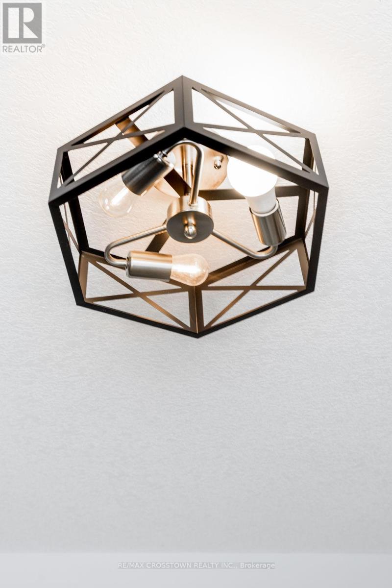 8 Brownley Lane, Essa (Angus), Ontario  L0M 1B0 - Photo 20 - N12891080