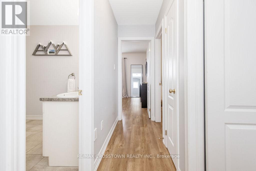 8 Brownley Lane, Essa (Angus), Ontario  L0M 1B0 - Photo 23 - N12891080