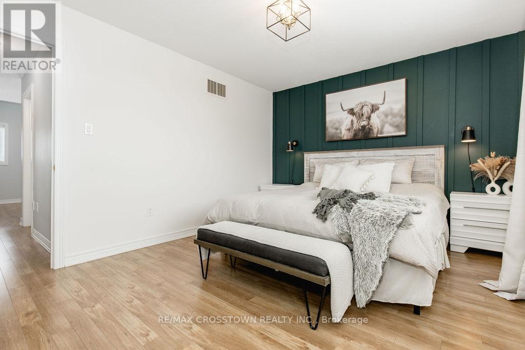 8 Brownley Lane, Essa (Angus), Ontario  L0M 1B0 - Photo 32 - N12891080