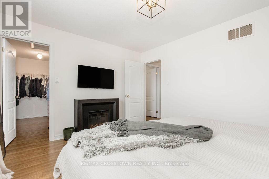 8 Brownley Lane, Essa (Angus), Ontario  L0M 1B0 - Photo 34 - N12891080