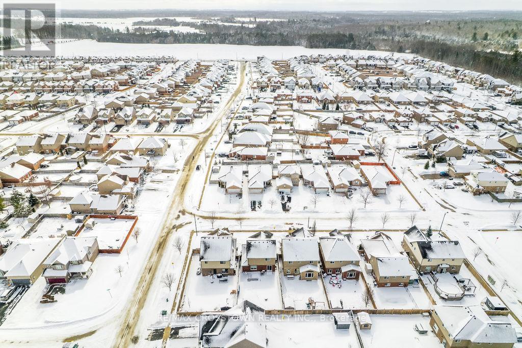 8 Brownley Lane, Essa (Angus), Ontario  L0M 1B0 - Photo 47 - N12891080