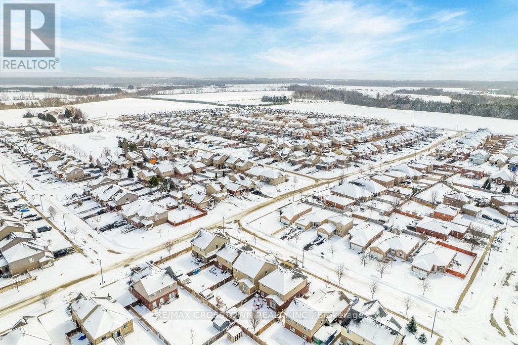 8 Brownley Lane, Essa (Angus), Ontario  L0M 1B0 - Photo 48 - N12891080