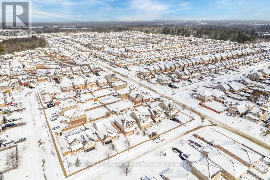 8 Brownley Lane, Essa (Angus), Ontario  L0M 1B0 - Photo 49 - N12891080