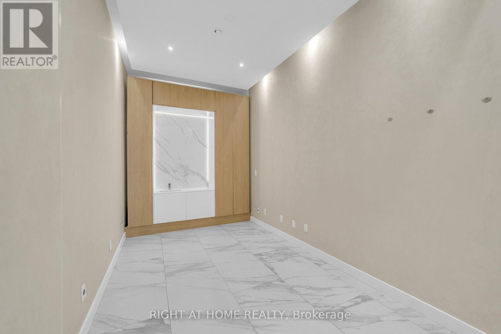 115/116 - 7191 Yonge Street, Markham (Grandview), Ontario  L3T 0C4 - Photo 22 - N12891094