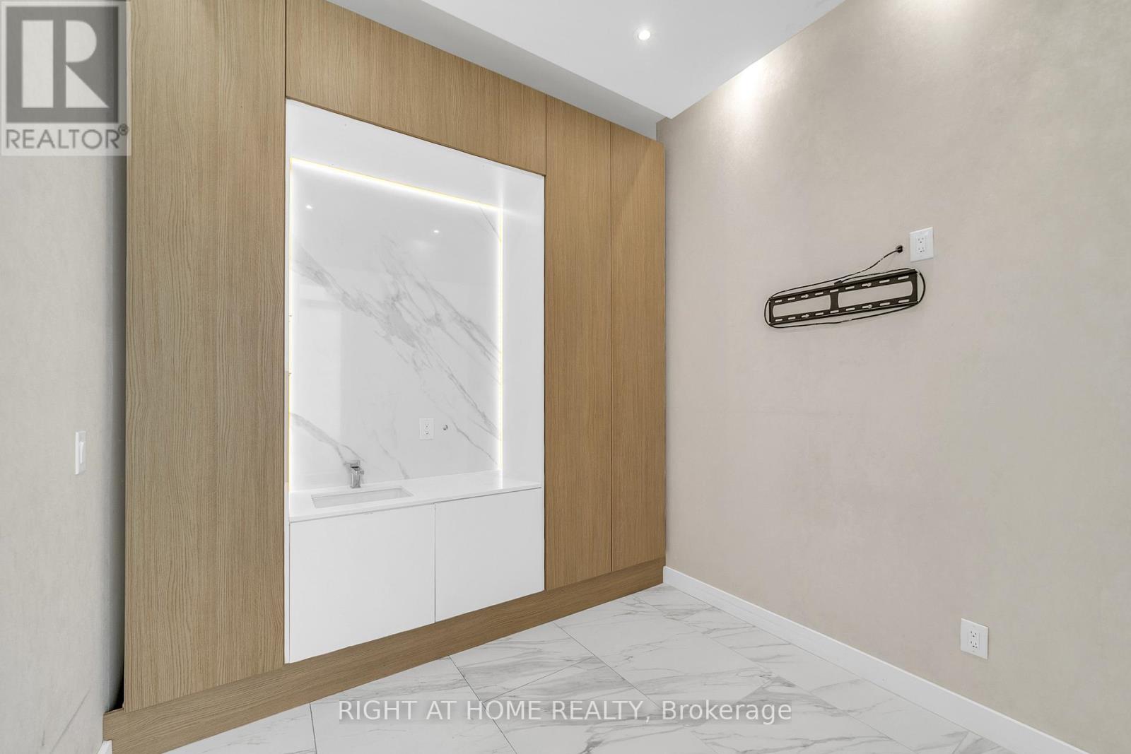 115/116 - 7191 Yonge Street, Markham (Grandview), Ontario  L3T 0C4 - Photo 26 - N12891094