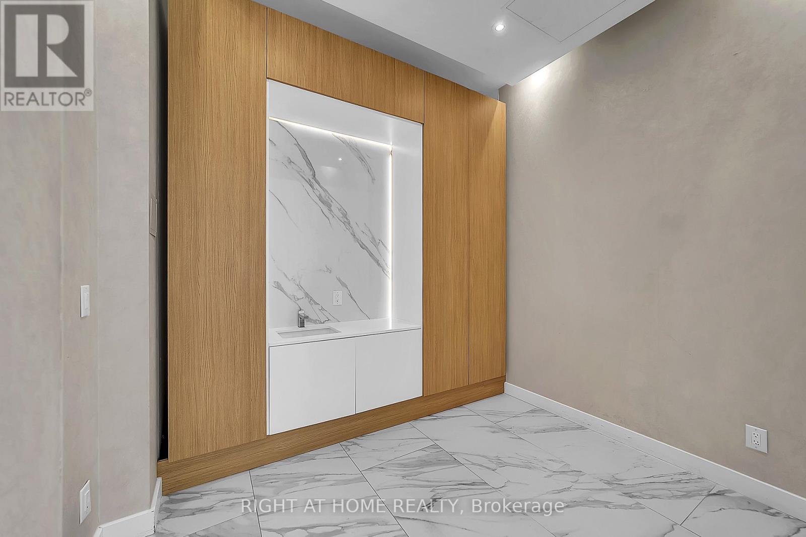 115/116 - 7191 Yonge Street, Markham (Grandview), Ontario  L3T 0C4 - Photo 35 - N12891094