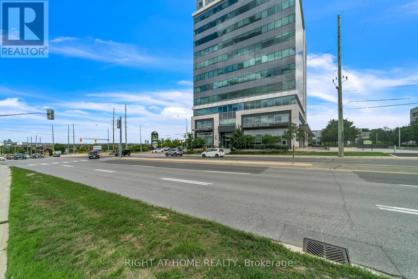 115/116 - 7191 Yonge Street, Markham (Grandview), Ontario  L3T 0C4 - Photo 5 - N12891094