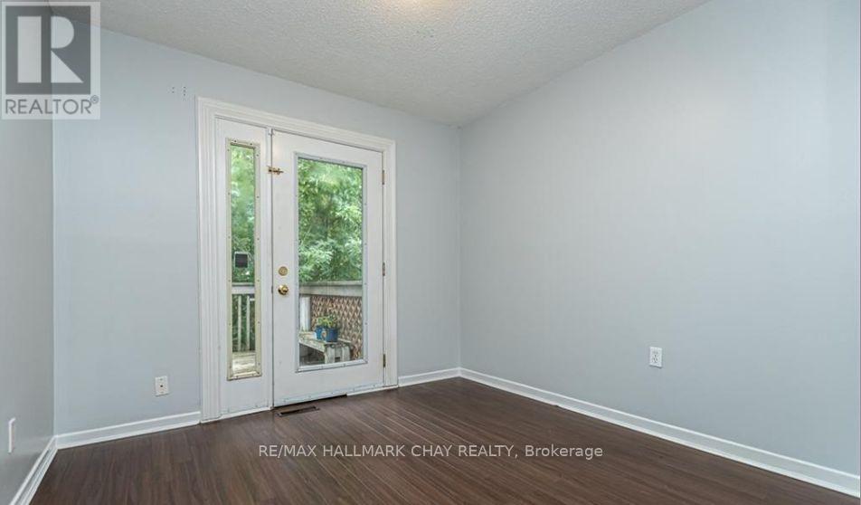 Main Floor - 33 B Grove Street E, Barrie, Ontario  L4M 2N8 - Photo 10 - S12890840