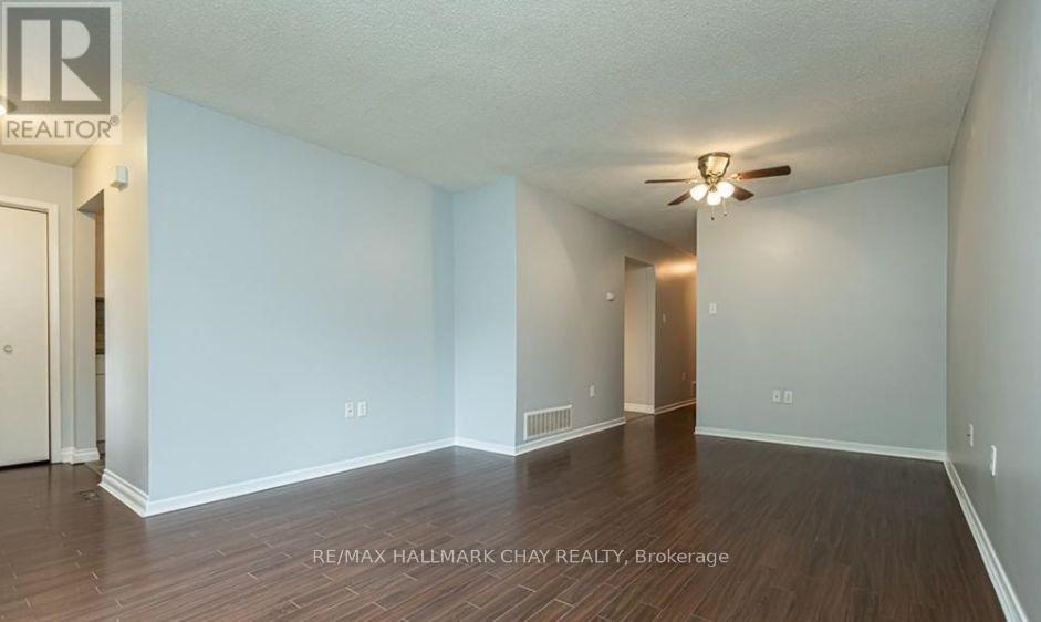 Main Floor - 33 B Grove Street E, Barrie, Ontario  L4M 2N8 - Photo 3 - S12890840