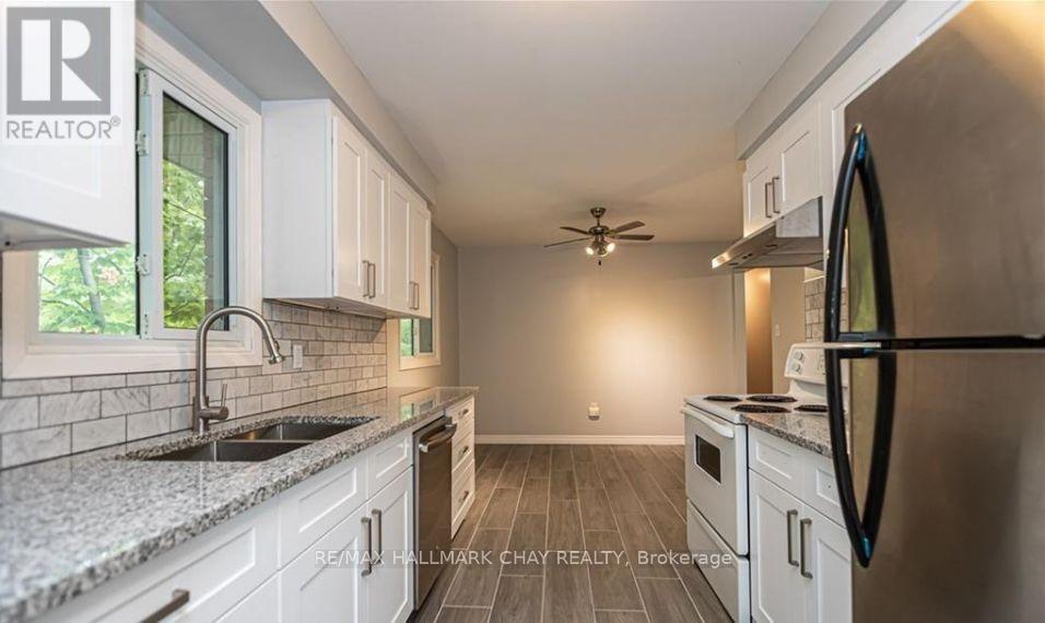 Main Floor - 33 B Grove Street E, Barrie, Ontario  L4M 2N8 - Photo 5 - S12890840