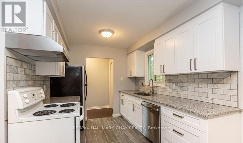 Main Floor - 33 B Grove Street E, Barrie, Ontario  L4M 2N8 - Photo 6 - S12890840