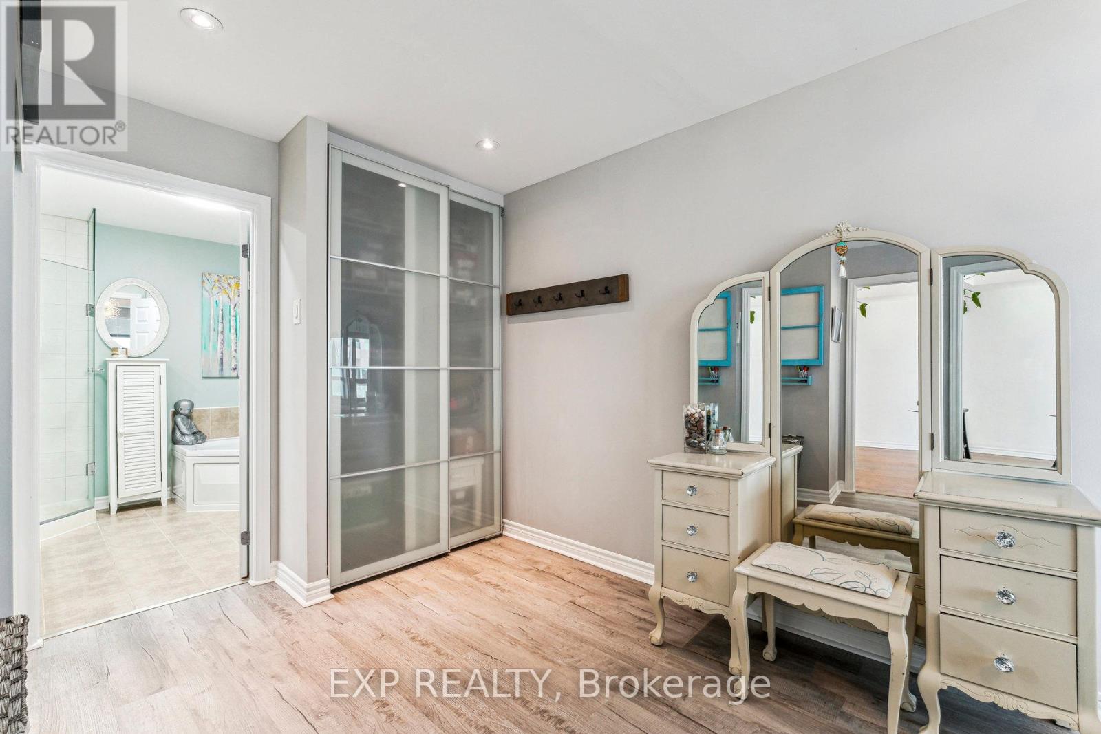 604 - 6 Toronto Street, Barrie, Ontario  L4N 9R2 - Photo 14 - S12890902