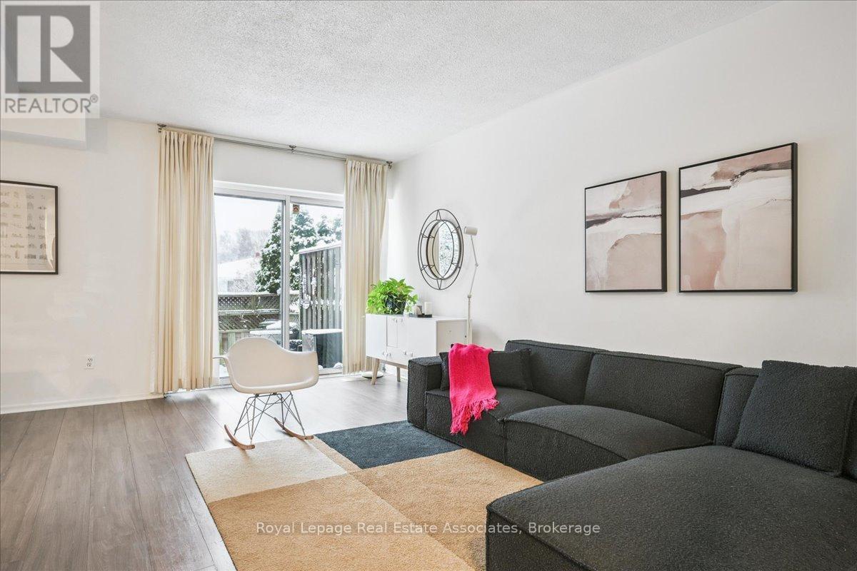 17 - 1230 Gripsholm Road, Mississauga (Applewood), Ontario  L4Y 2G9 - Photo 6 - W12890806