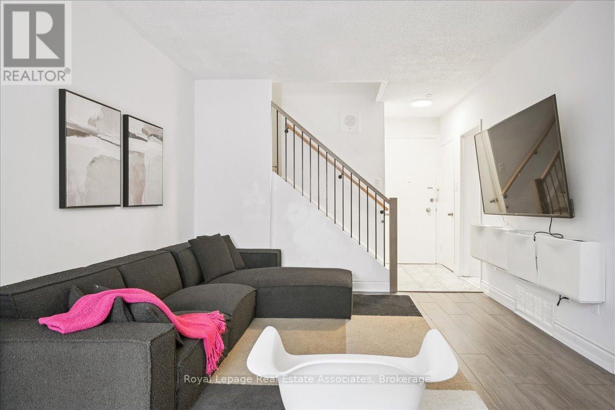 17 - 1230 Gripsholm Road, Mississauga (Applewood), Ontario  L4Y 2G9 - Photo 7 - W12890806