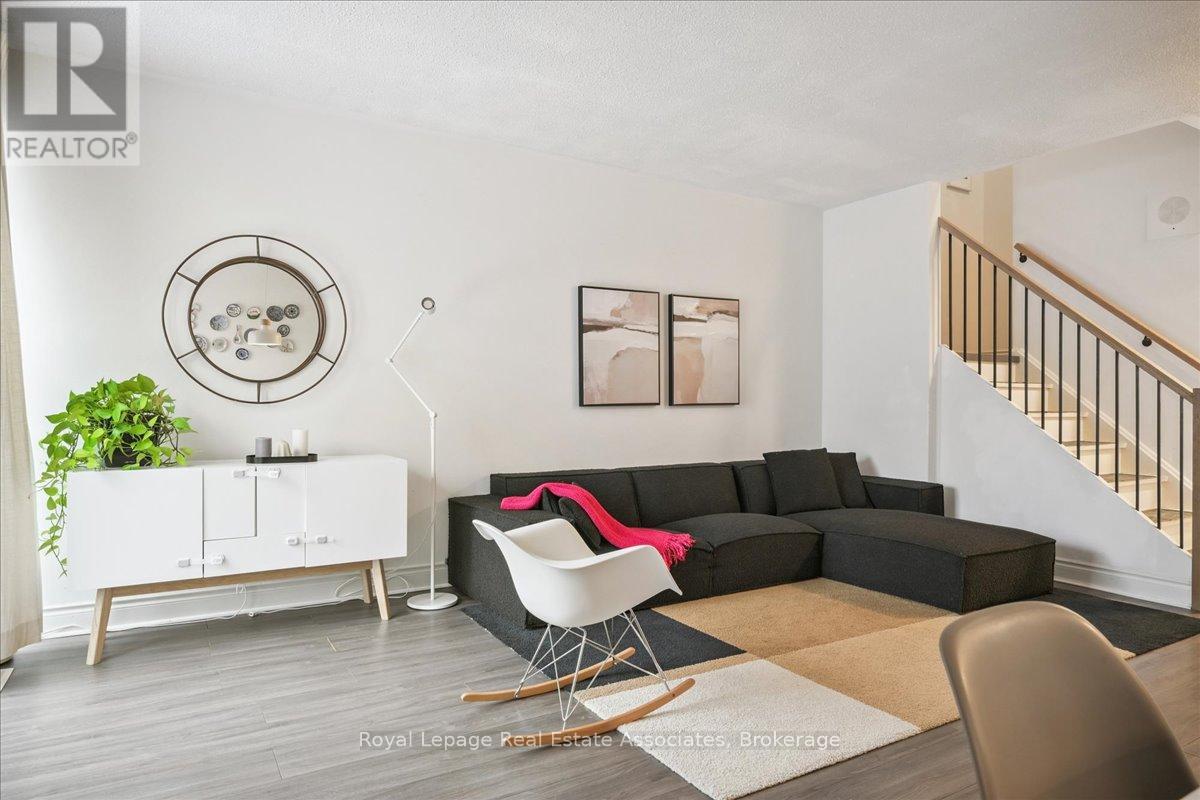 17 - 1230 Gripsholm Road, Mississauga (Applewood), Ontario  L4Y 2G9 - Photo 8 - W12890806