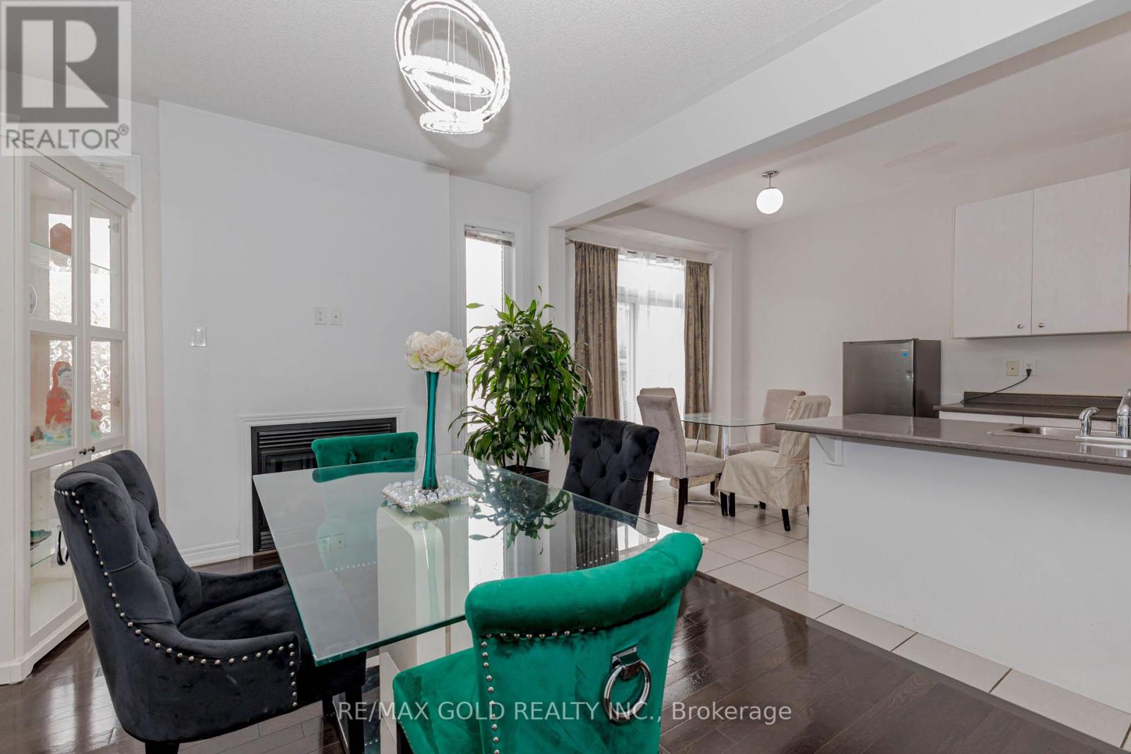 39 Chesterwood Crescent, Brampton, Ontario  L6Y 0Z4 - Photo 12 - W12890818