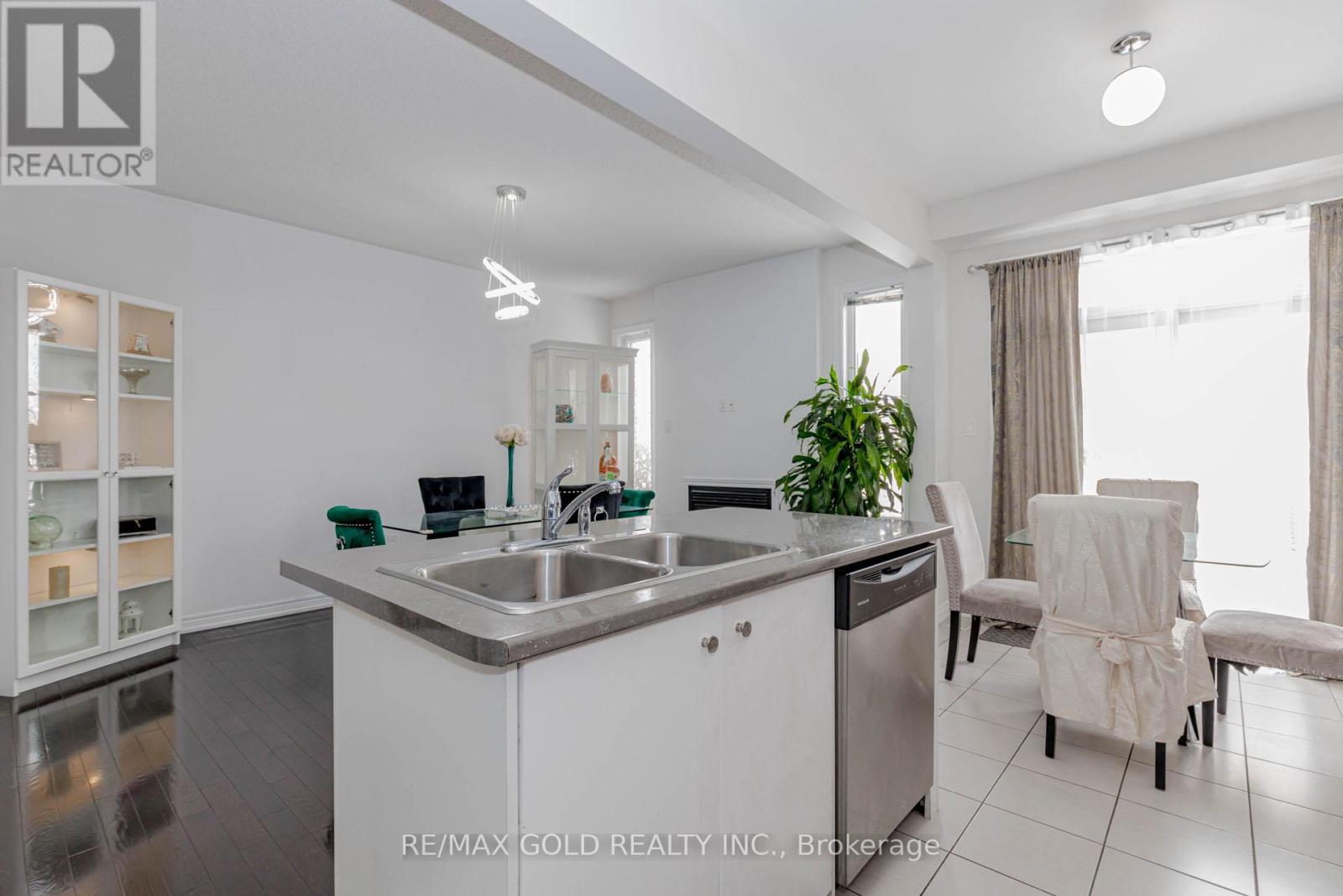 39 Chesterwood Crescent, Brampton, Ontario  L6Y 0Z4 - Photo 19 - W12890818