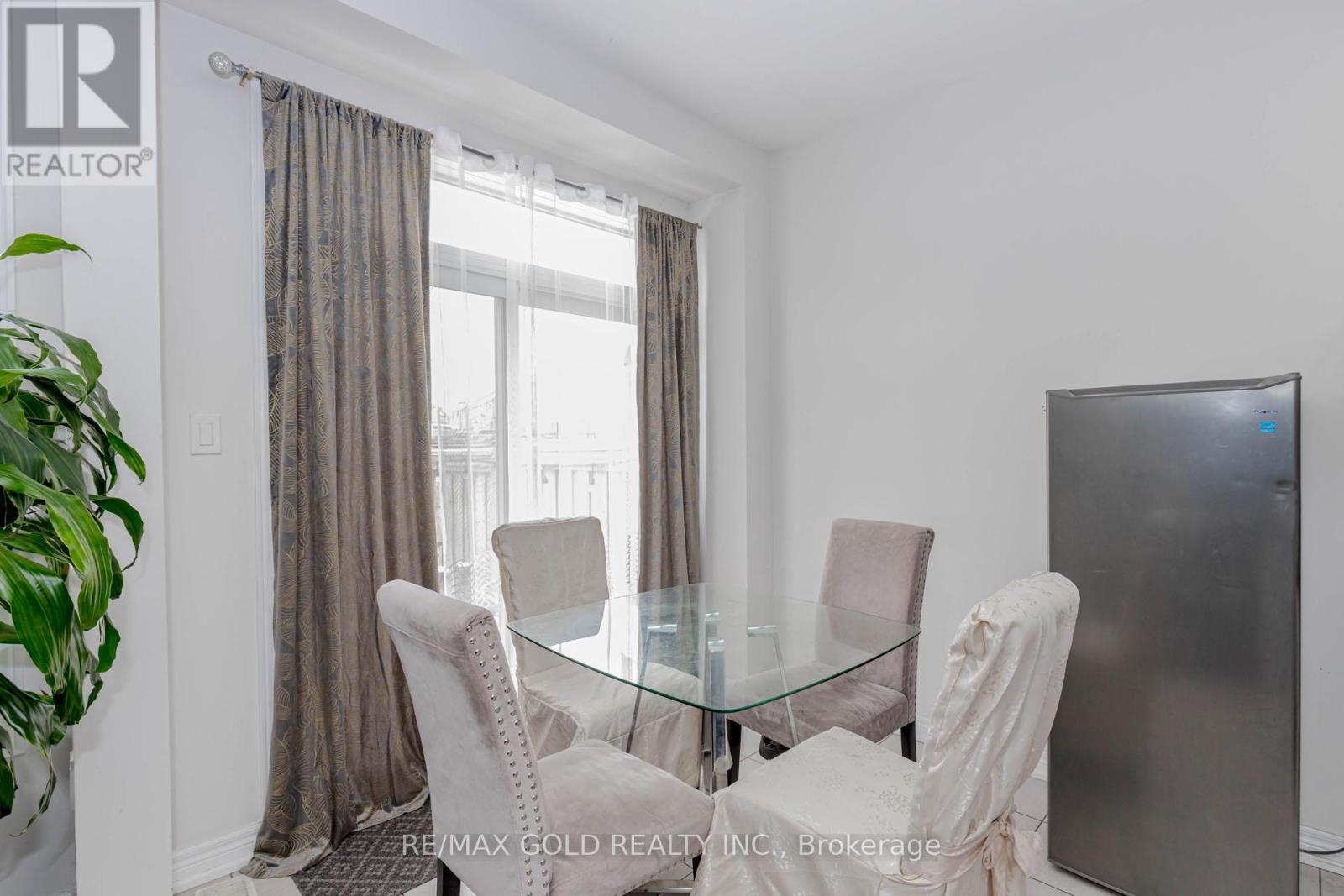 39 Chesterwood Crescent, Brampton, Ontario  L6Y 0Z4 - Photo 20 - W12890818