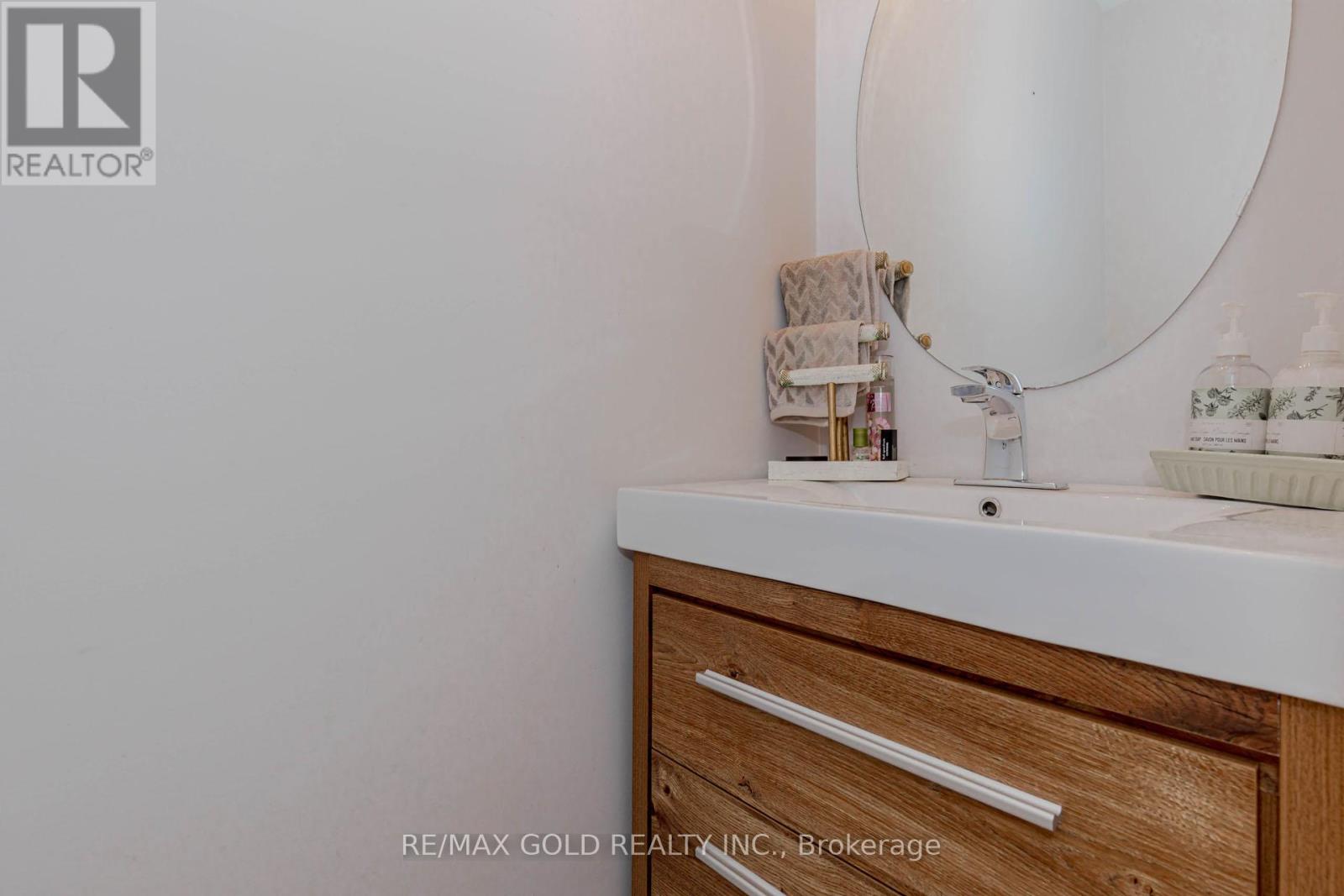 39 Chesterwood Crescent, Brampton, Ontario  L6Y 0Z4 - Photo 23 - W12890818