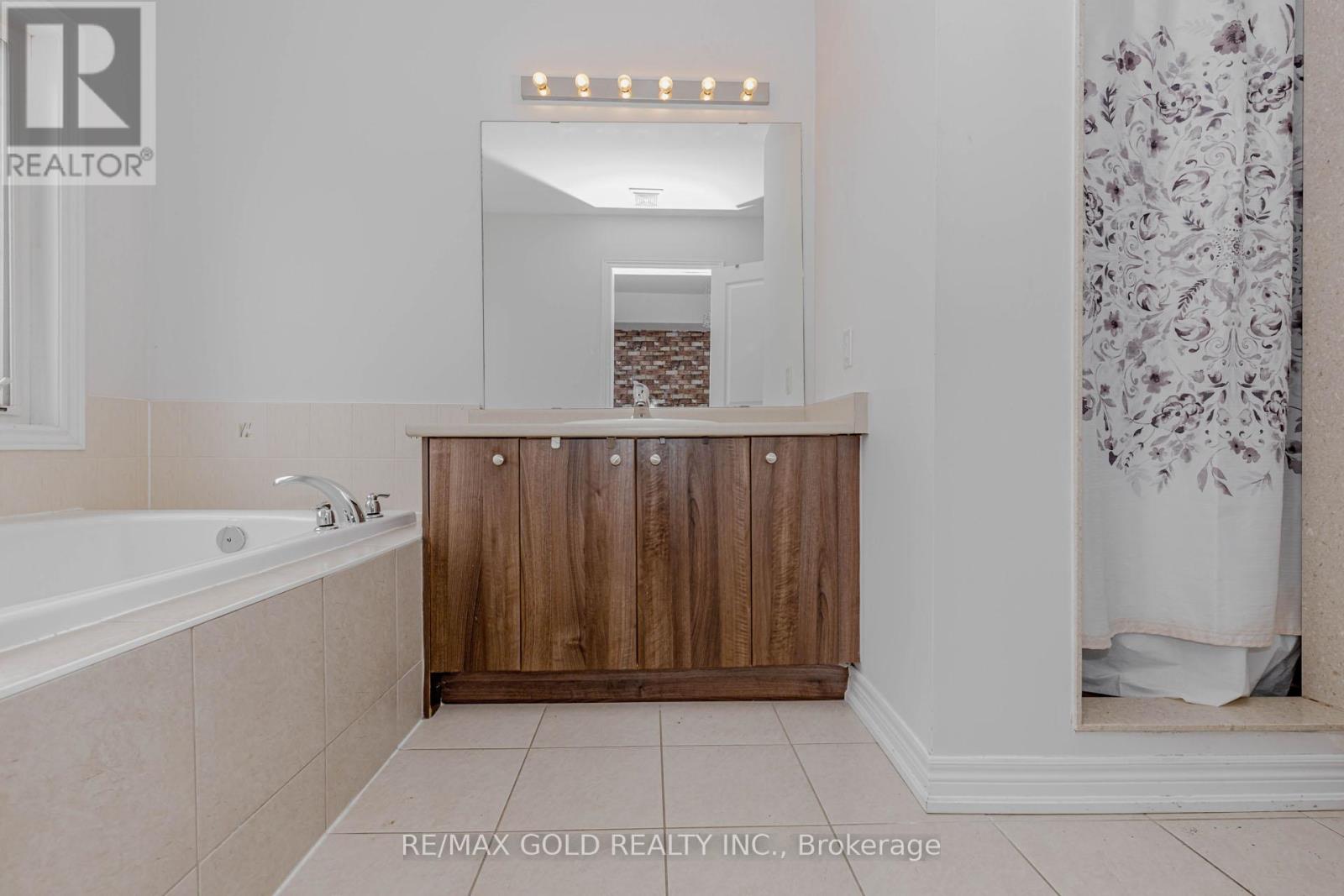 39 Chesterwood Crescent, Brampton, Ontario  L6Y 0Z4 - Photo 30 - W12890818