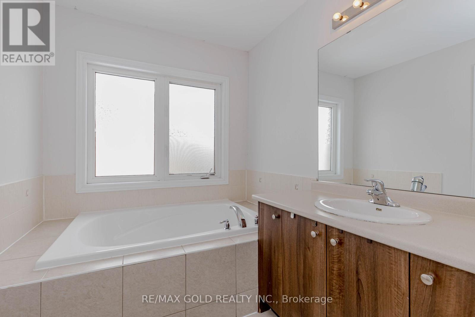 39 Chesterwood Crescent, Brampton, Ontario  L6Y 0Z4 - Photo 31 - W12890818