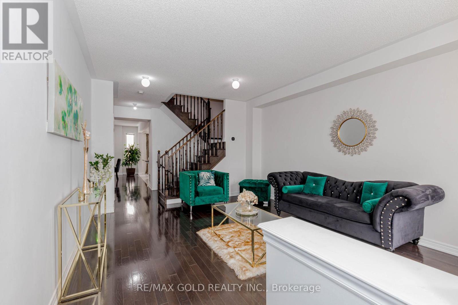 39 Chesterwood Crescent, Brampton, Ontario  L6Y 0Z4 - Photo 6 - W12890818