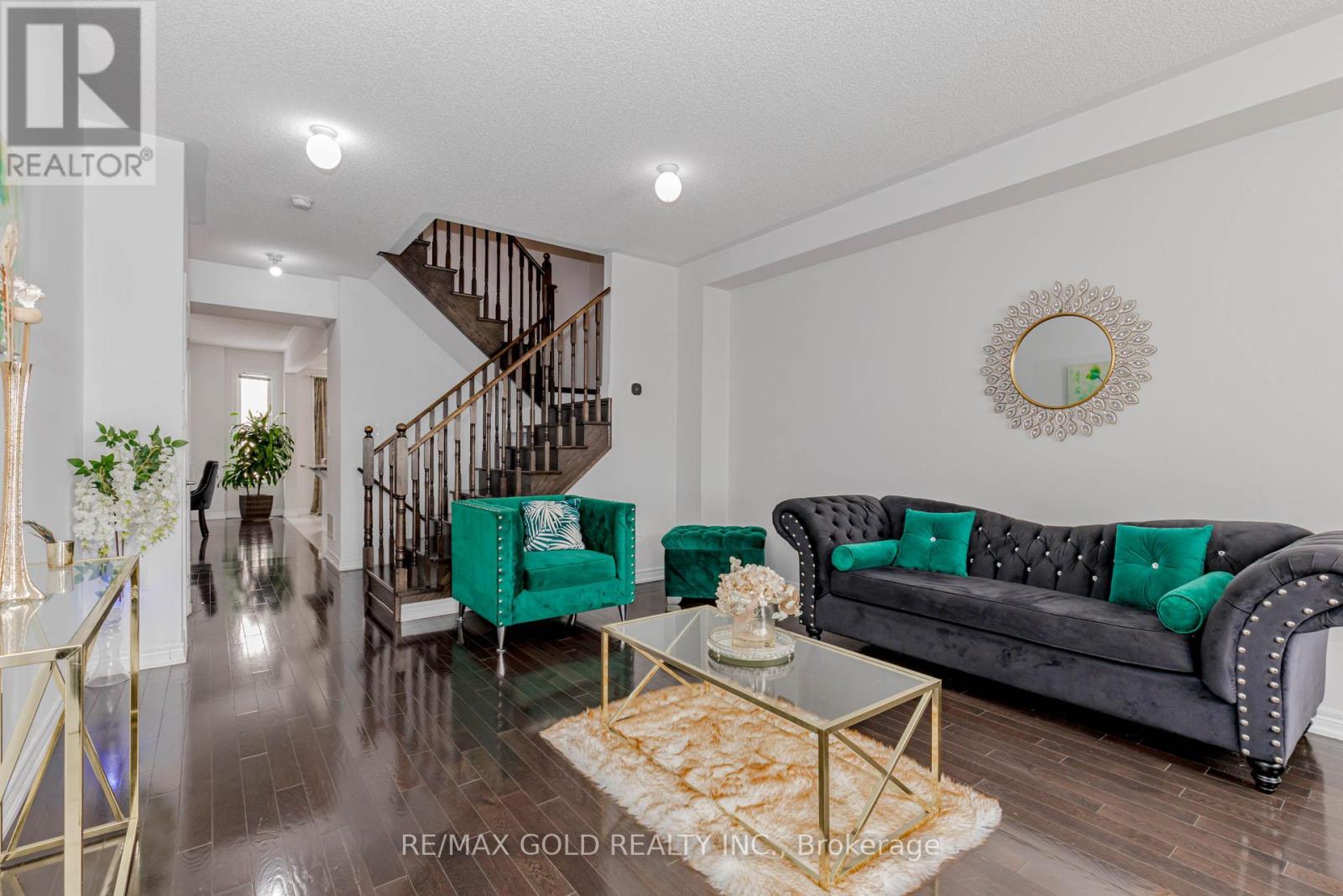 39 Chesterwood Crescent, Brampton, Ontario  L6Y 0Z4 - Photo 7 - W12890818