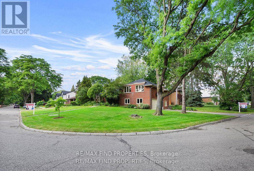 56 EDENVALE CRESCENT, Toronto, Ontario